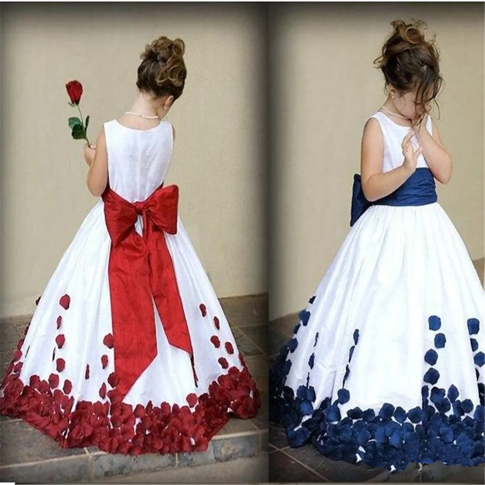 

Lovely Kids Flower Girl Dresses For Wedding Long Sleeve Princess Floor Length Backless Ball Gown Junior Bridesmaid Girls Dress