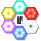 Квантовый светодиодный RGB светильник с дистанционным управлением, настенный светильник сделай сам с шестигранным узором, на батарейках, креативный декоративный ночник для спальни, гостиной