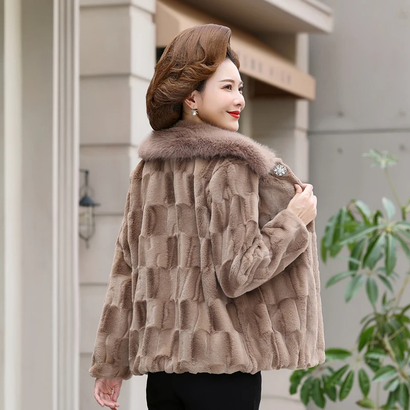 2022 New Autumn Winter Middle-aged Women Fur Collar Mink Fleece Coat Thicken Woolen Outwear Warm Tops
