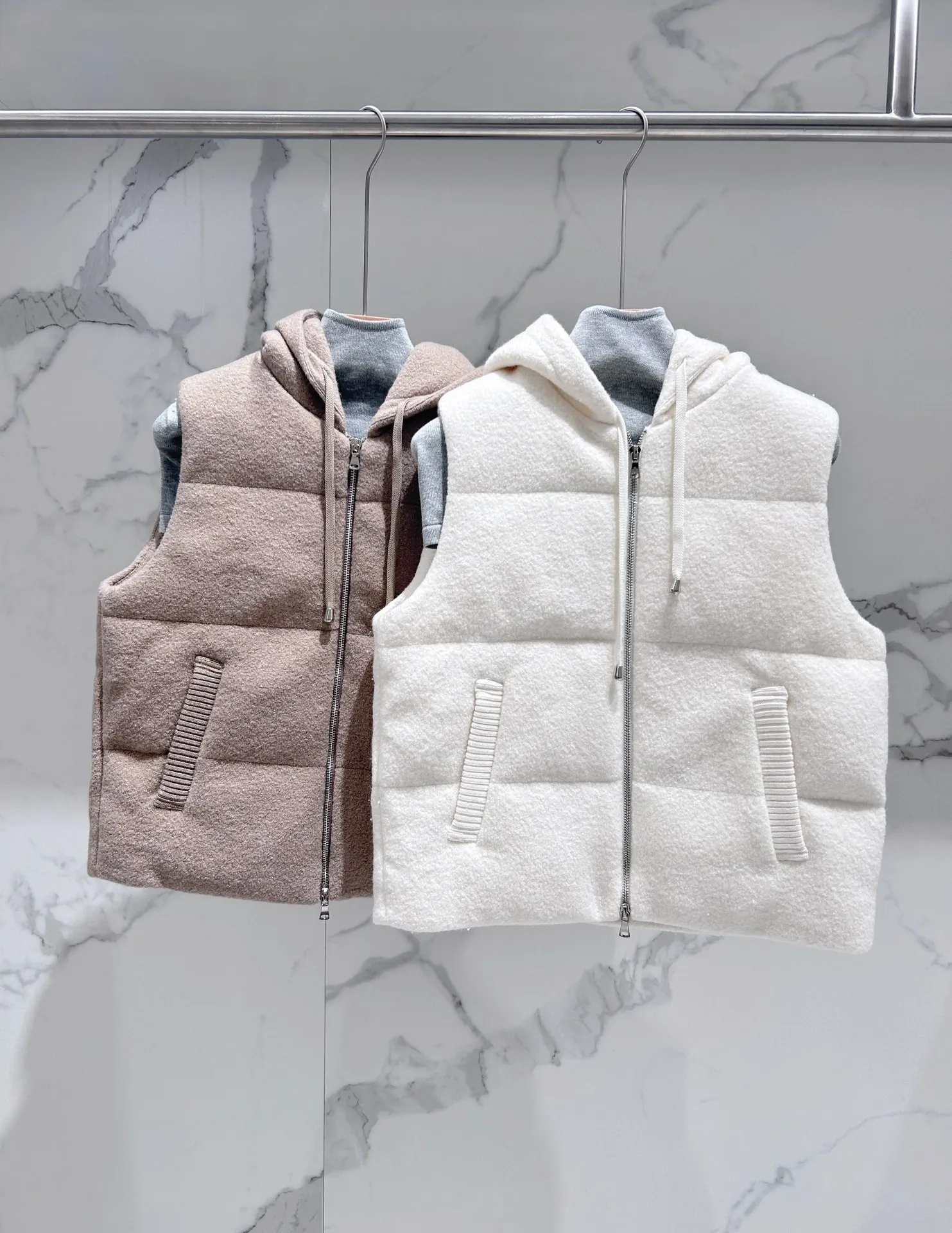 

Женский шерстяной теплый пуховик, зимняя универсальная толстовка на молнии без рукавов, со складками, однотонная женская жилетка, новинка 2023