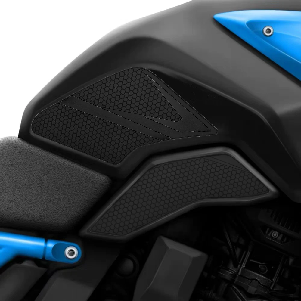 Фото Suzuki GSX-8S 2023- Защитный патч топливного бака GSX-8R 2024- Защитный патчНовейший сотовый дизайн, наколенники из мягкой резины, амортизатор №1
