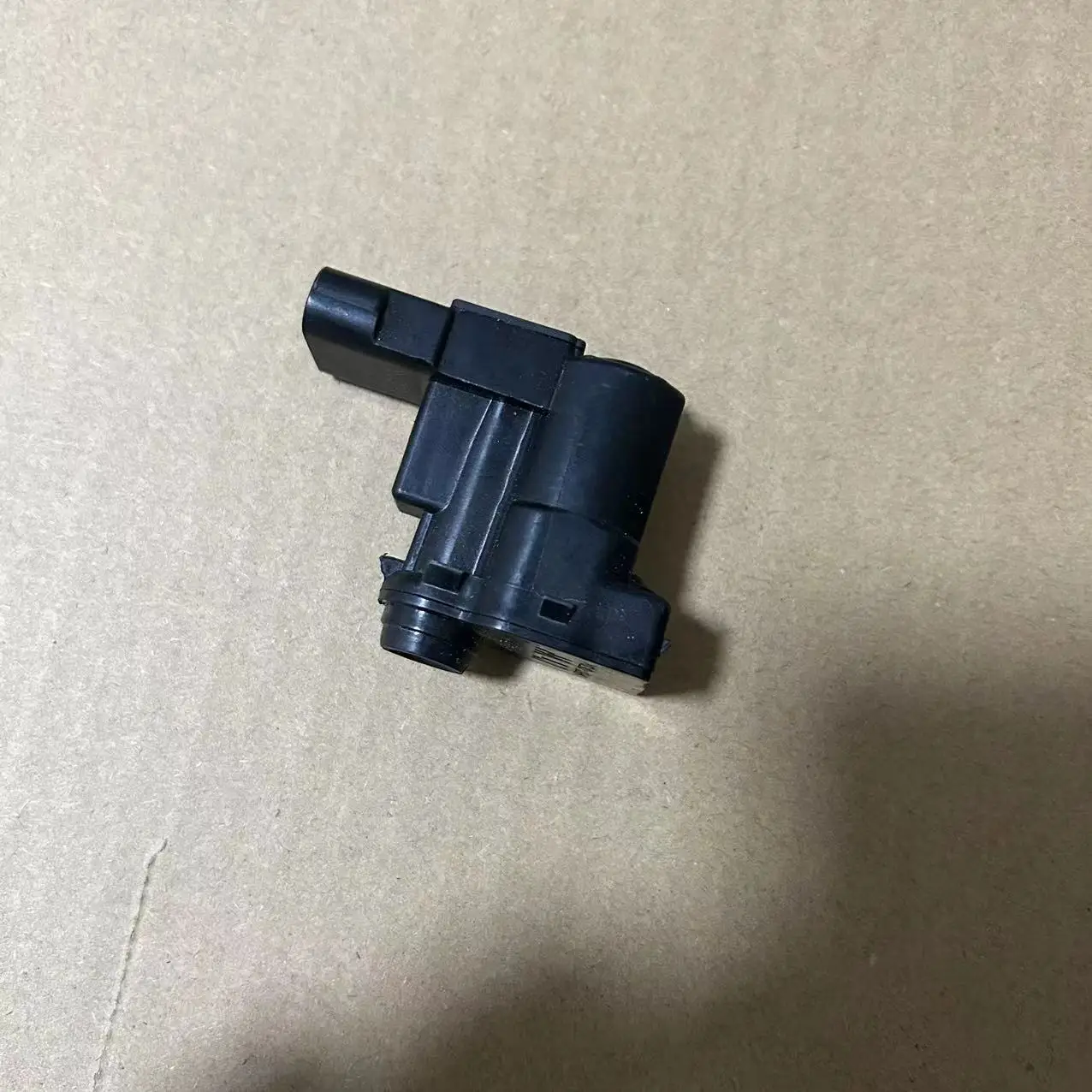 

For Jeep Renegade Cherokee Compass GRAND COMMANDER Car Fuel Tank Cover Motor Fuel Tank Cover Door Lock Pin Latch Motor