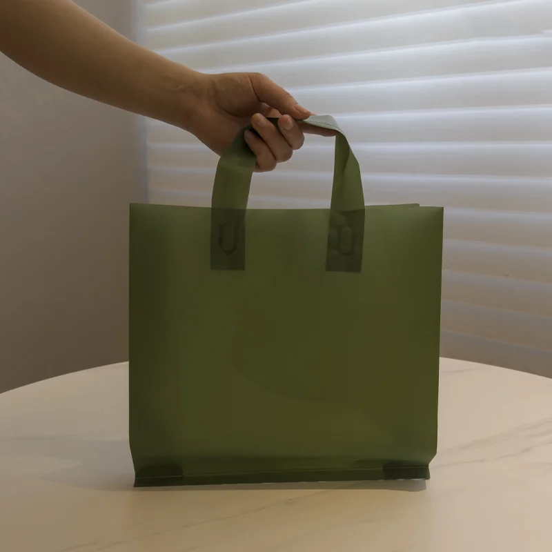 

Пластиковые подарочные пакеты YURAN