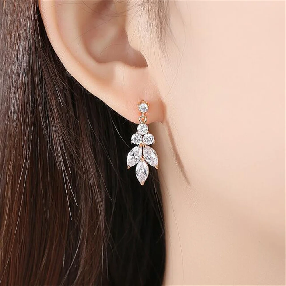 

Grier ZirconTemperament Earrings High Quality White Crystal Stud Earring For Women Wedding Party Wearing Birthday Jewelry