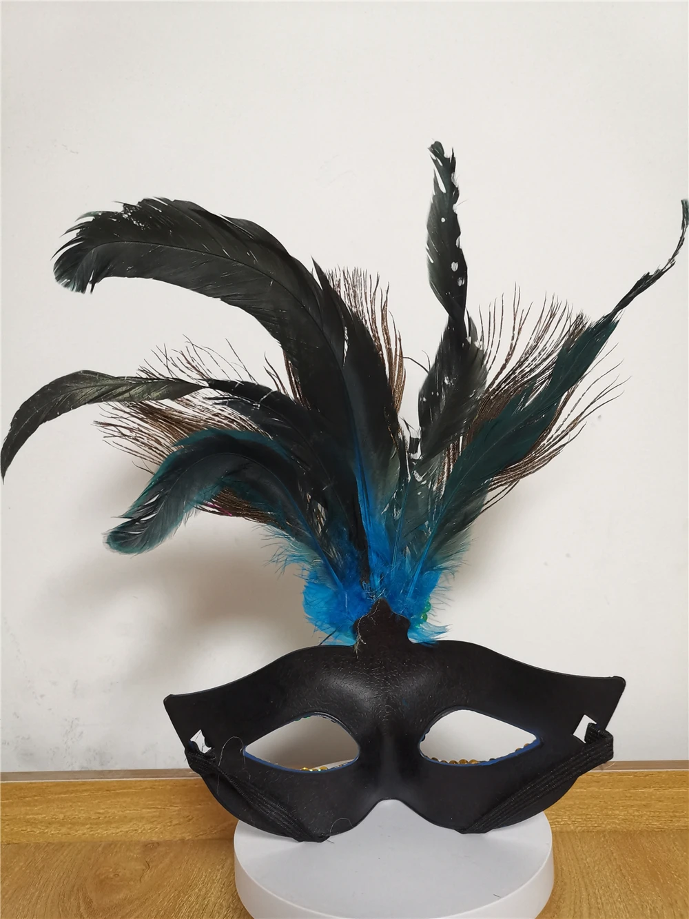 Маска для вечеринок с перьями павлином верхняя половина лица свадебные