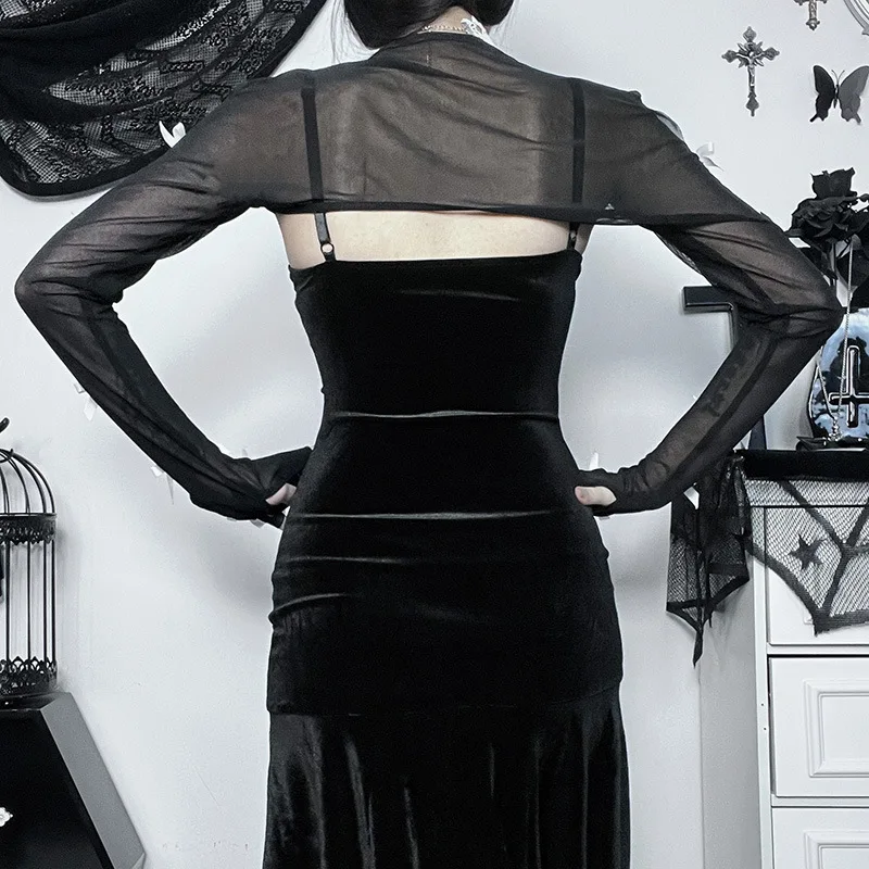 Рисунок 4 - Женская короткая блузка Goth