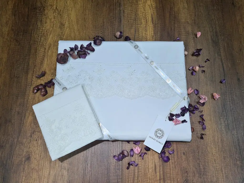 

French lace Vela dowry duvet cover set cream