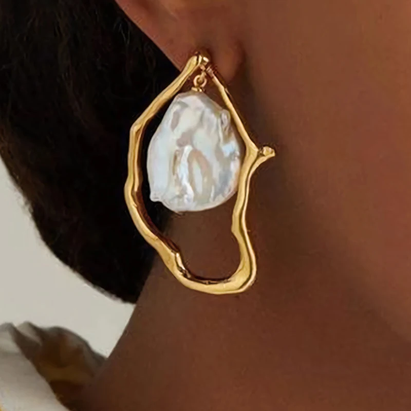 

Baroque Vintage Geometric Dangle Earrings for Women Trendy Simulated Pearl Stud Earring Fashion Golden Metal Jewelry Accessories