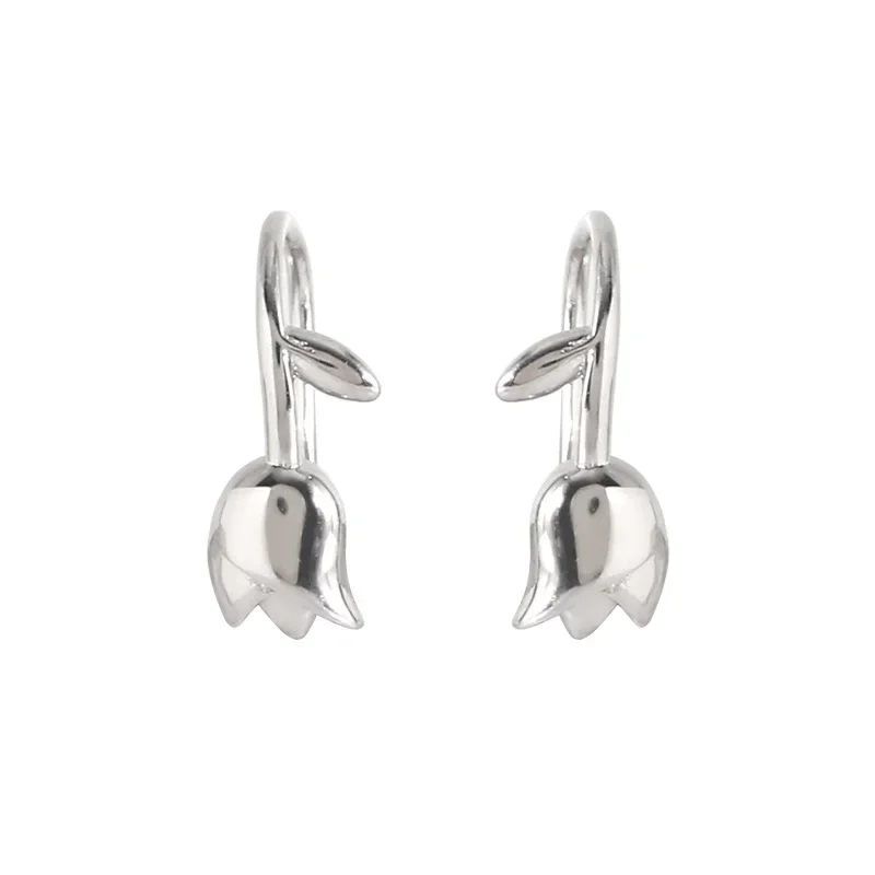 Серьги-гвоздики из серебра 925 пробы в виде тюльпана