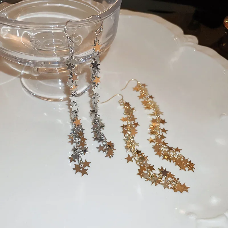 Длинные серьги с кисточками и блестками модным индивидуальным дизайном