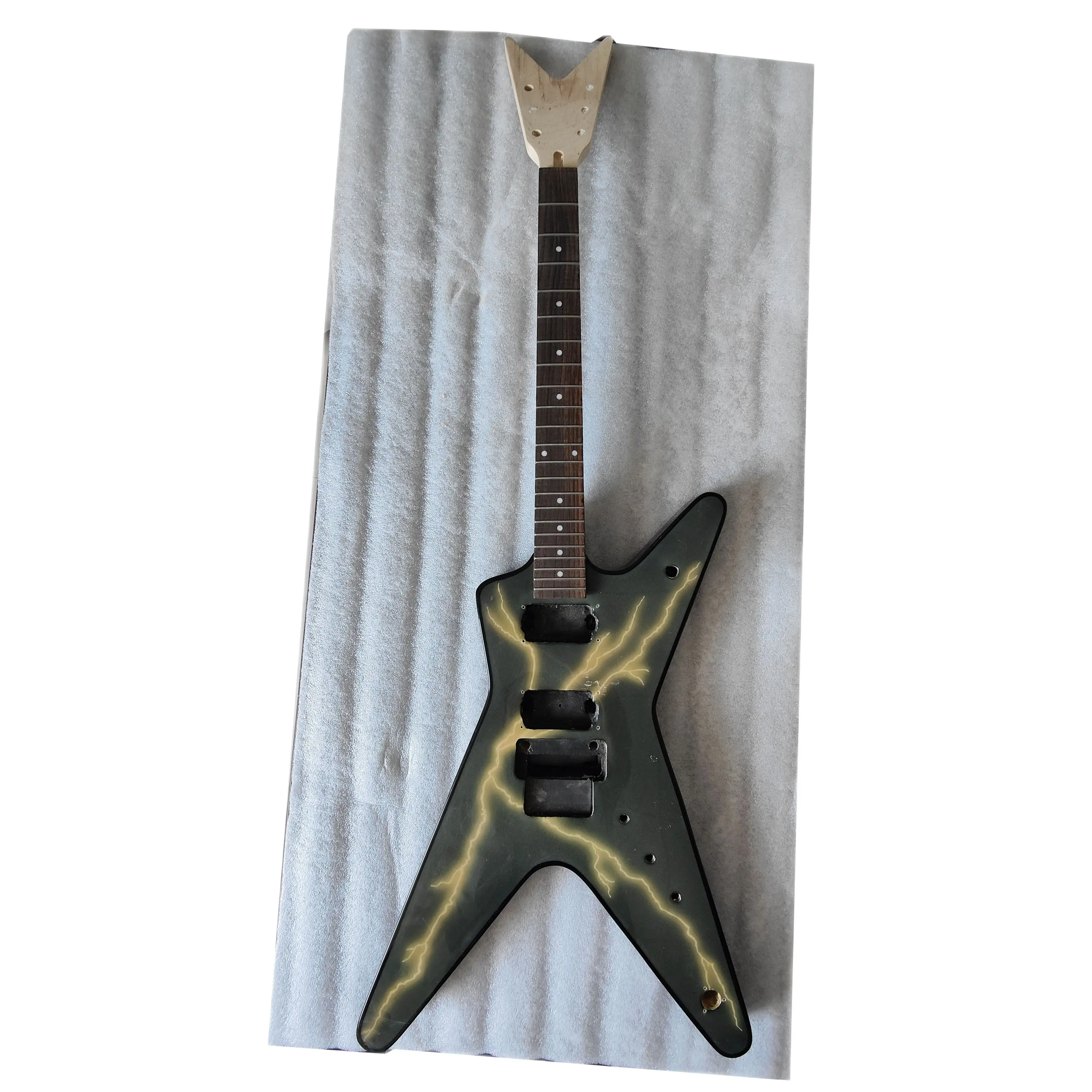 

Набор в наличии специальная форма из массива липы уникальный цвет Floyd розовый полый корпус электрической гитары и шея клен 3L3R часть из розового дерева для самостоятельной сборки