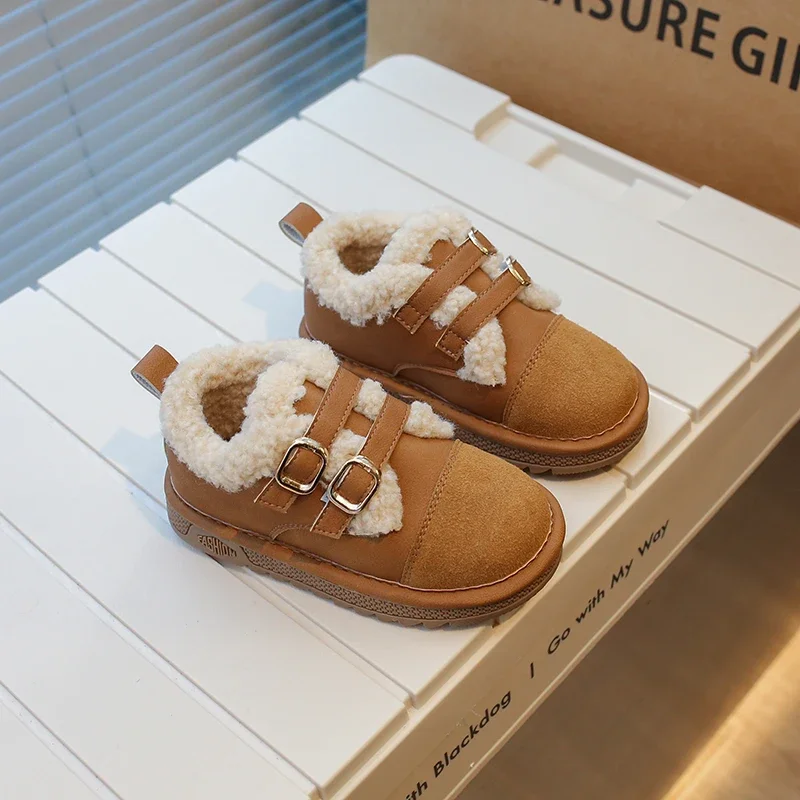 Детская меховая обувь из лакированной кожи зима 2024 теплая пушистая плюшевая