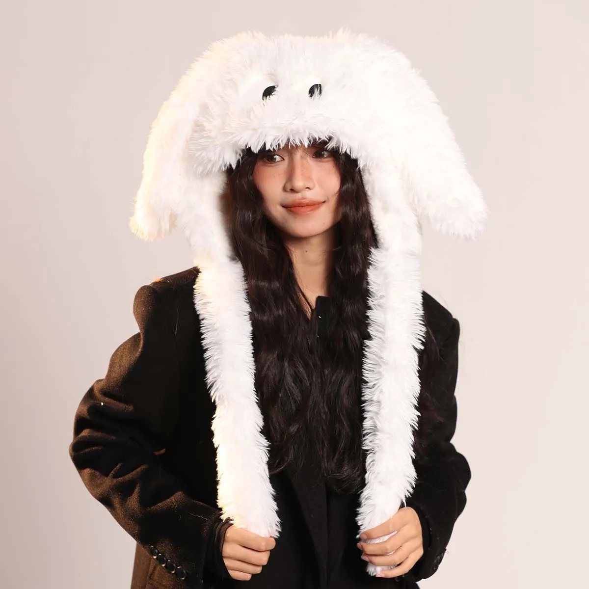 Женская зимняя меховая шапка-бомбер с заячьими ушками