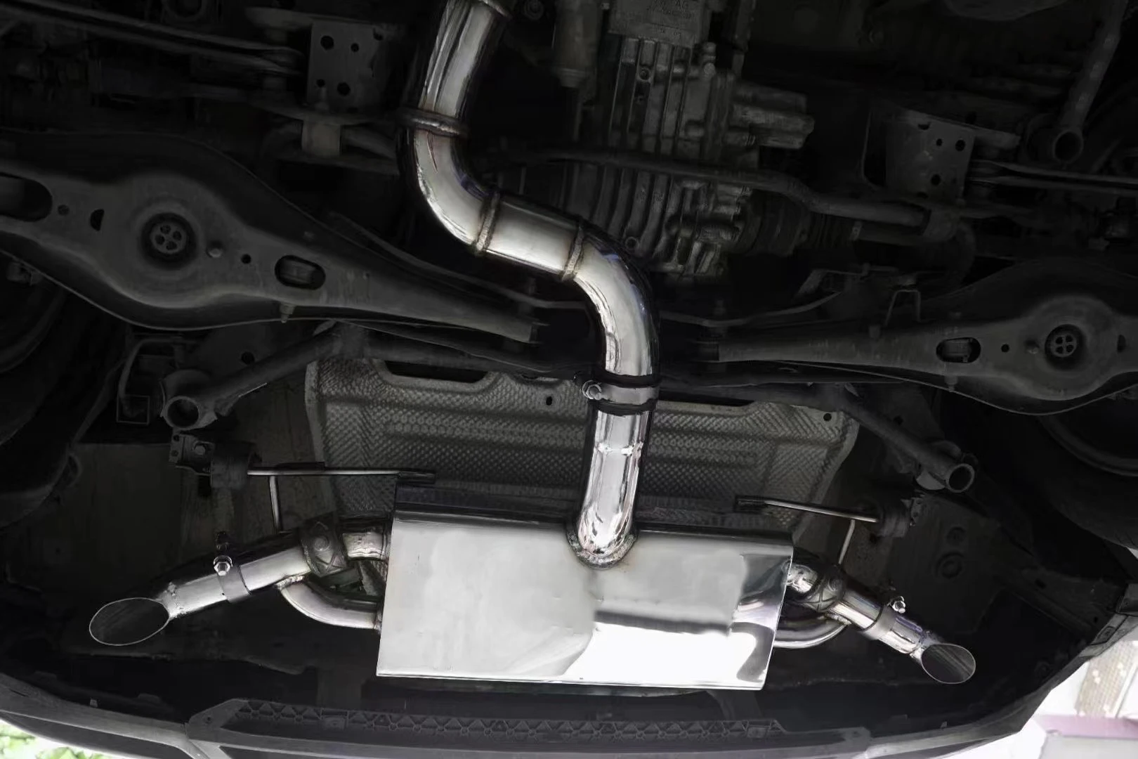 

HMD Stainless Steel Exhaust System Manifold is Suitable for VW Tiguan 2.0T Auto Modification Custom Valve Muffler For Car