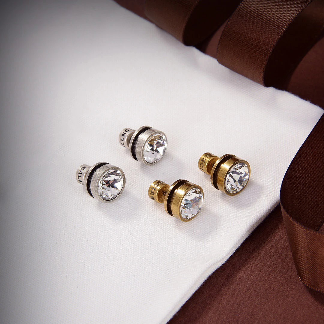 

Fashion Classic Designer Jewellery Women's Jewellery Vintage Style Monogram Earrings Made Of Solid Brass