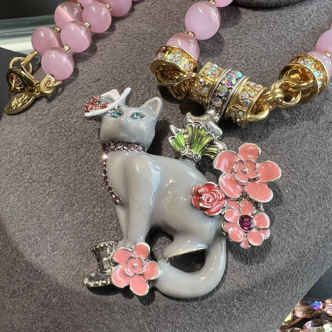 

vintage Fashion New cat pendant fashion trend accessories