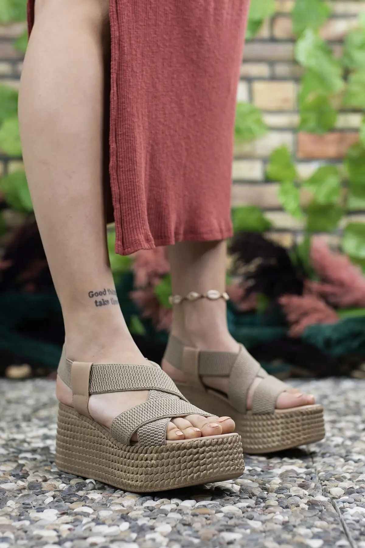 Сандалии женские на высокой танкетке пикантная Удобная элегантная повседневная