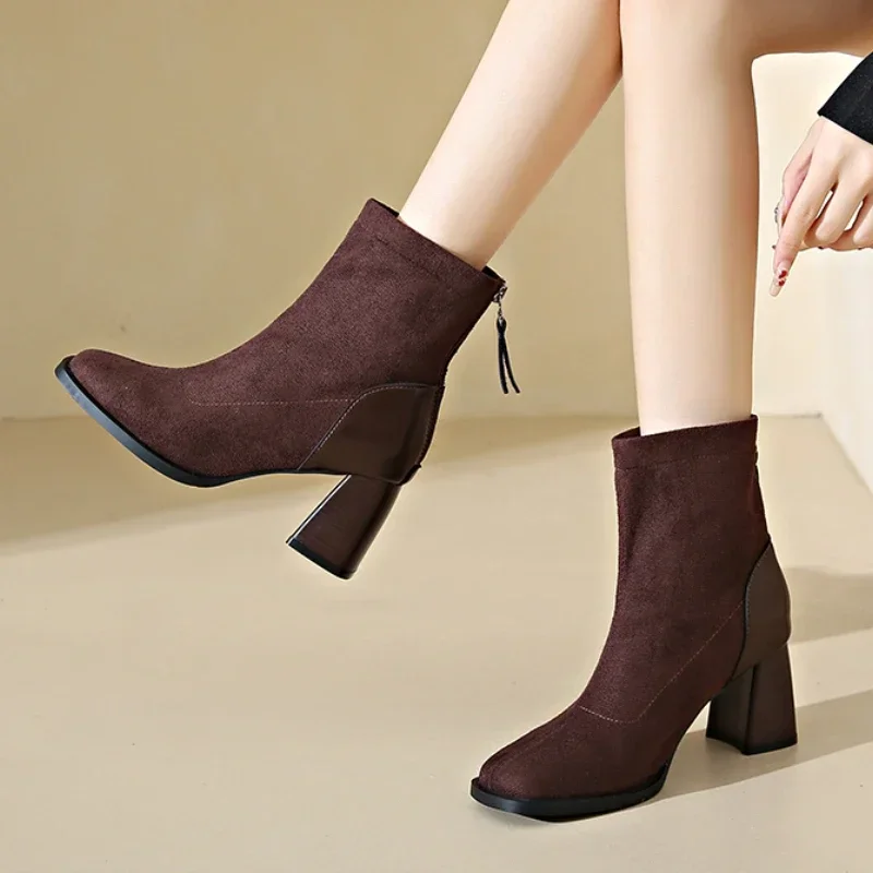 

Женская обувь, распродажа 2023, модные женские ботинки на молнии, Зимние Замшевые ботинки с квадратным носком, однотонные короткие ботинки на массивном каблуке