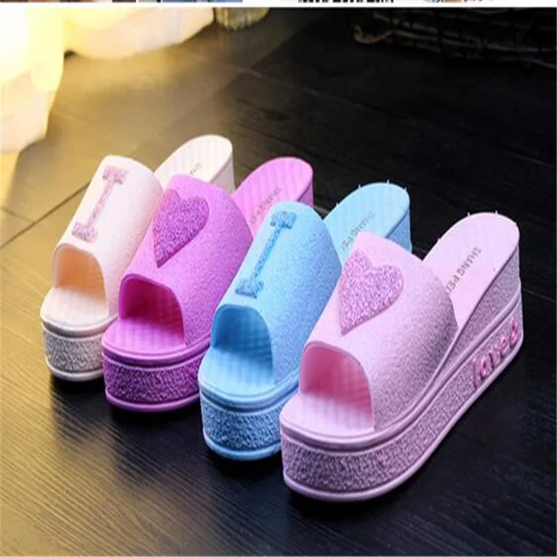 

Summer Slippers Women Fashion Love Heart Wedges Beach Slides Platform Ladies Sweet Outside Slipper Soft Non-Slip Home Sandals