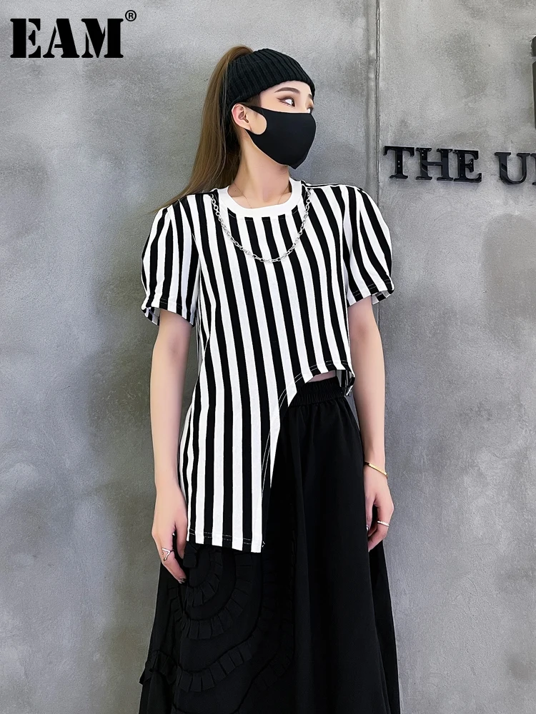 

Женская Асимметричная трикотажная футболка EAM, белая футболка в полоску с круглым вырезом и коротким рукавом, весна-лето 2022, 1DE7222