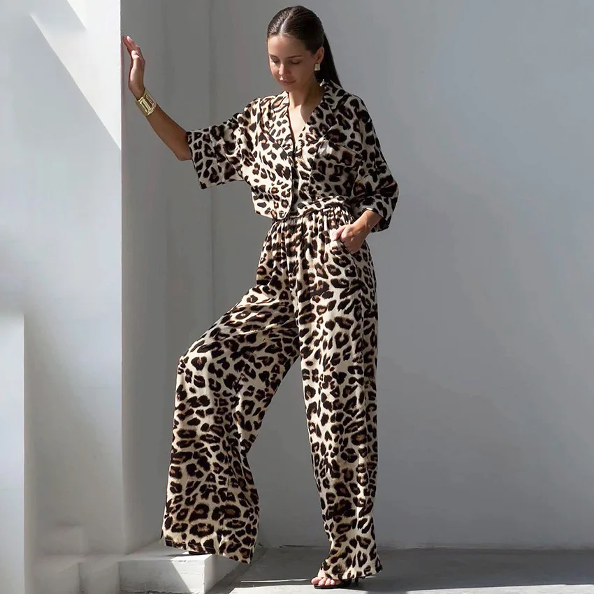 

Leopard Summer Pajamas Women Satin Silk Sleepwear Short Sleeve Top And Pants Two Pieces Set Home Suit Outfit 2023 Novelty Korean