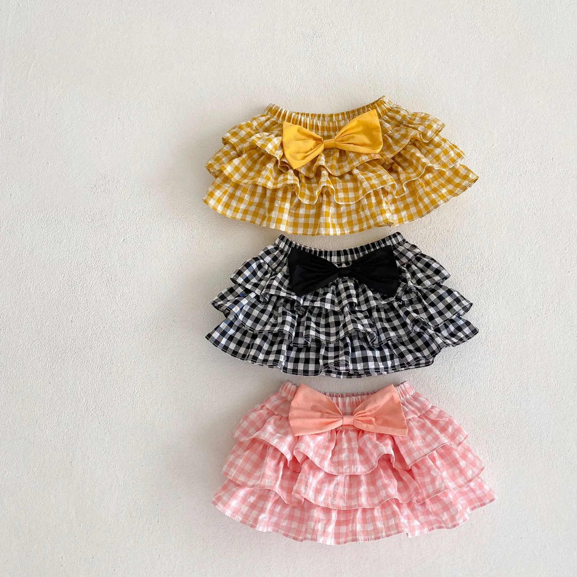 

2023 Summer New Baby Girl Plaid Shorts Cotton Toddler Pp Pants Cute Infant Girl Bow Princess Ruffled Shorts Baby Clothes