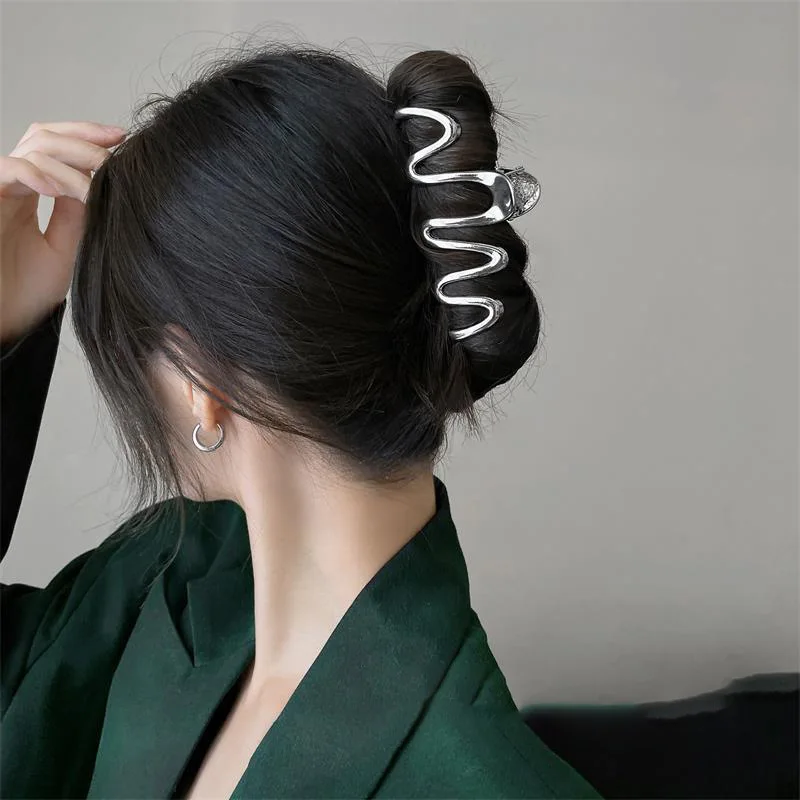 

Korean Dongdaemun Bamboo Leaf Pearl Hairpin Fashion Design Metal Style Grab Clip Elegant Shark Hair Accessories For Women