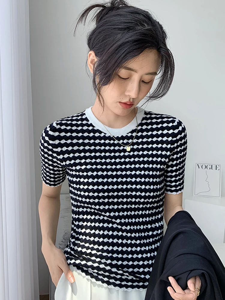 

High Elastic Wave Pattern Half-sleeve Knitted Women Tops Lightweight Pleated Three-dimensional All-match Elegant Plaid Folds