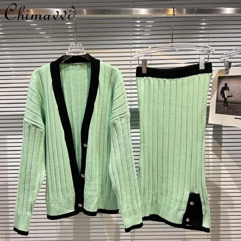 

Женский трикотажный комплект из двух предметов, однобортный трикотажный пиджак с длинным рукавом и трапециевидная юбка с высокой талией, в...