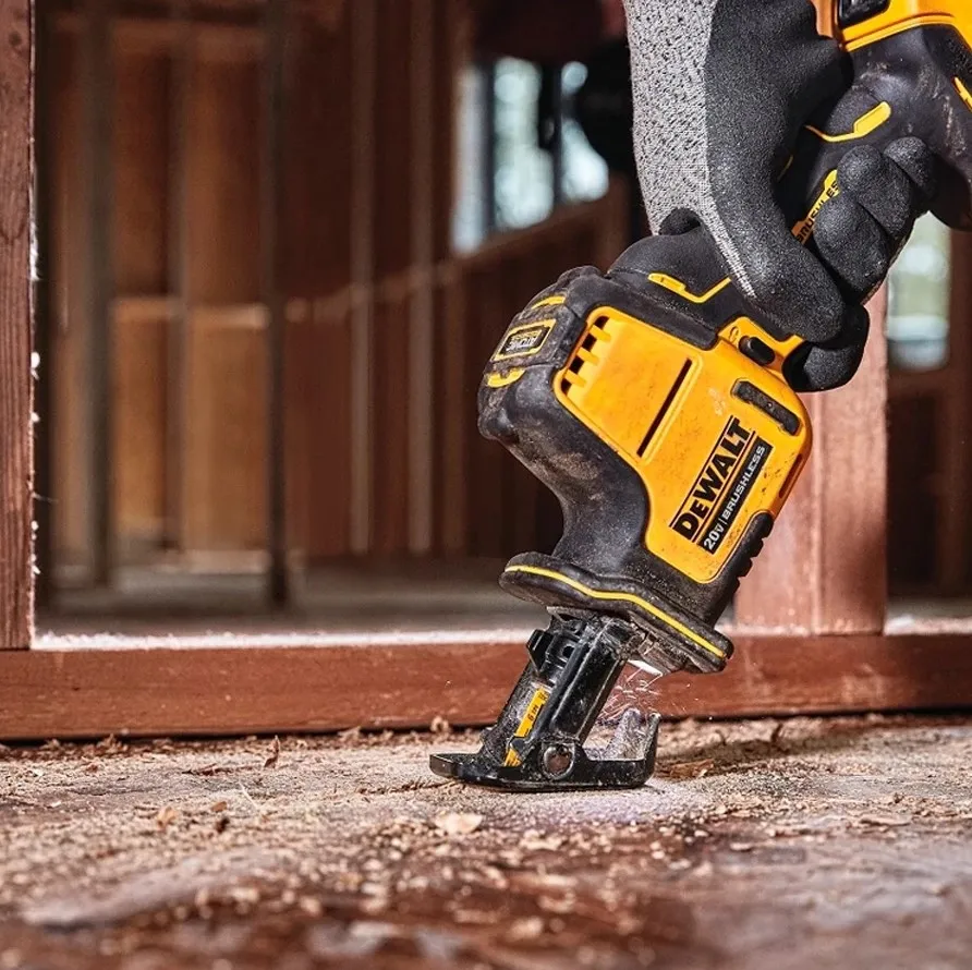 DEWALT DCS369NT 20 В Бесщеточная аккумуляторная одноручная сабельная пила (с ящиком для