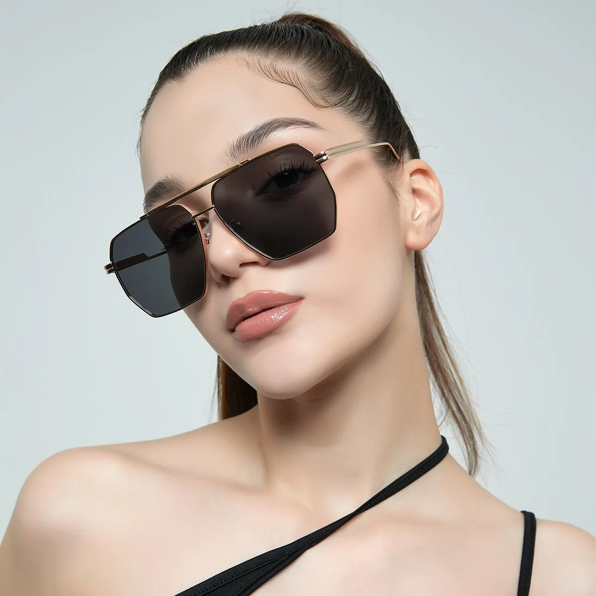 

Солнцезащитные очки в ретро стиле для мужчин и женщин UV-400, поляризационные, квадратной формы, в винтажном стиле, классические металлические, с защитой от ультрафиолета