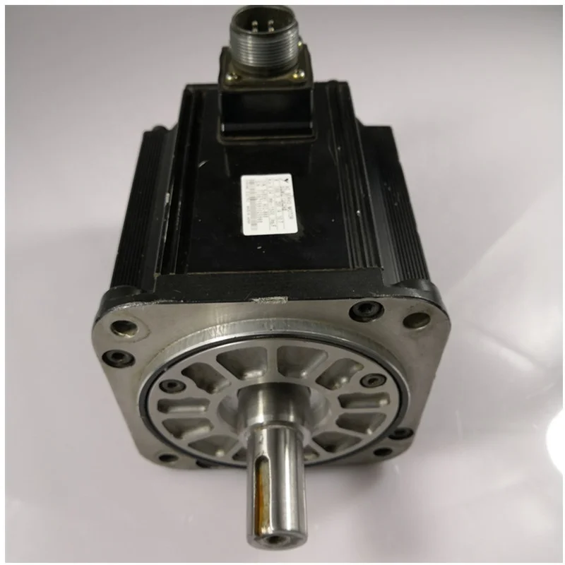 

YASKAWA SGMG-13A2AB AC SERVO MOTOR