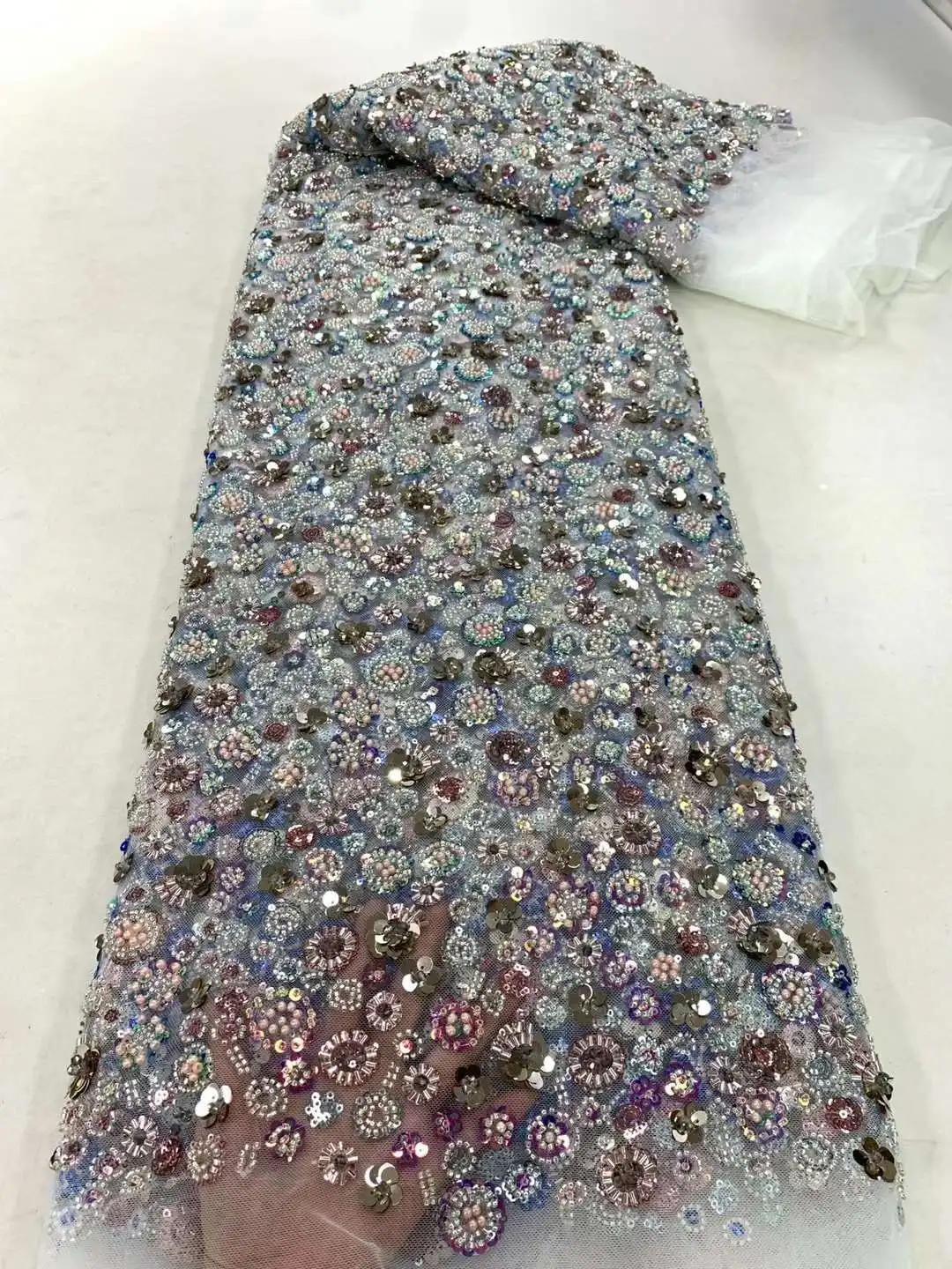 Кружевная ткань с блестками