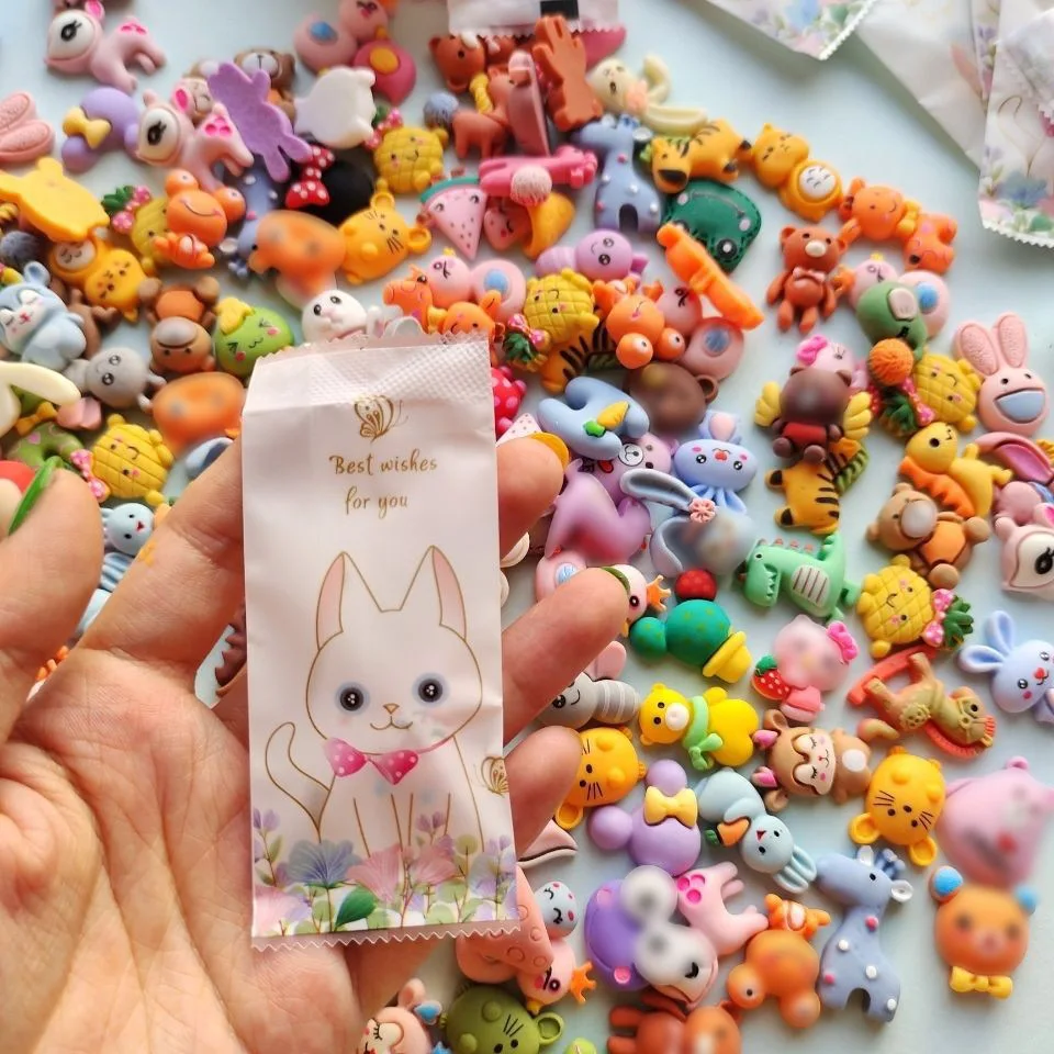 

5/10PCS Funny Mixed Surprise Mix Bag Cute Simulation Miniature Mini Animal Model Surprise Box Fake Candy Guess Children's Toys