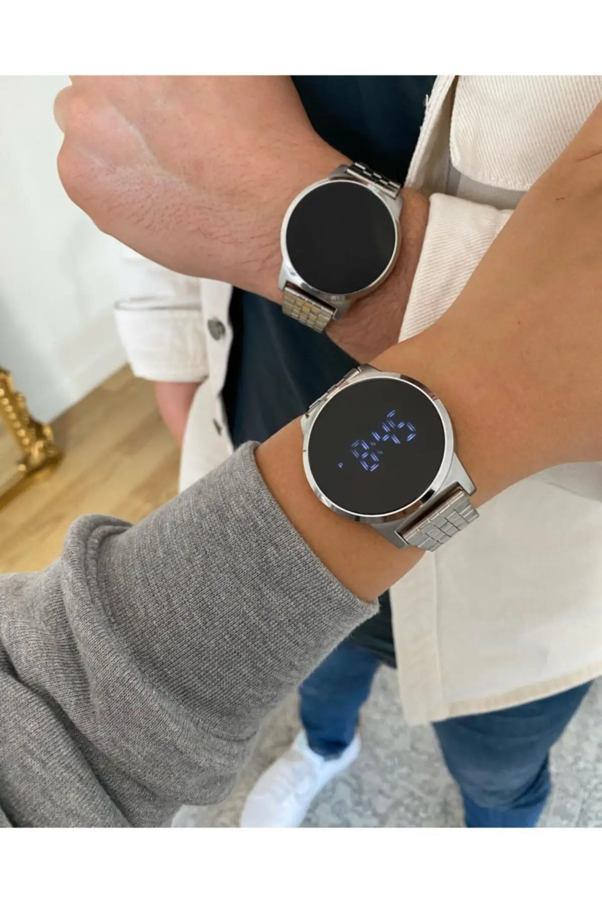 

2022 Watches Silver metal cord touch led couple New Luxury Quartz Clock Top Stylish Brand Sport Fashion High Quality