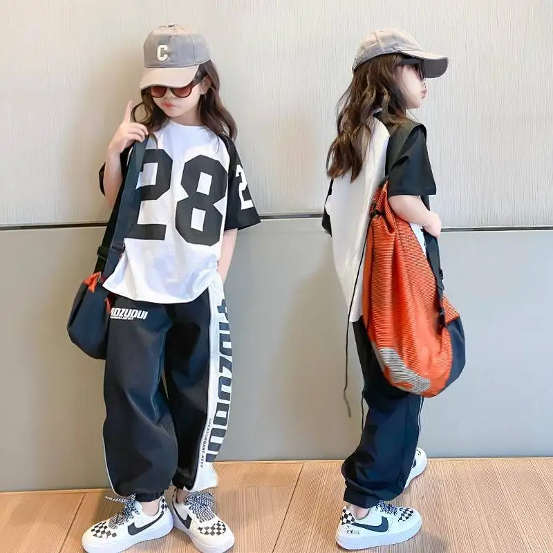 

Girls sports suit summer 2022 new net red foreign style big boy short-sleeved t-shirt casual trousers two-piece set