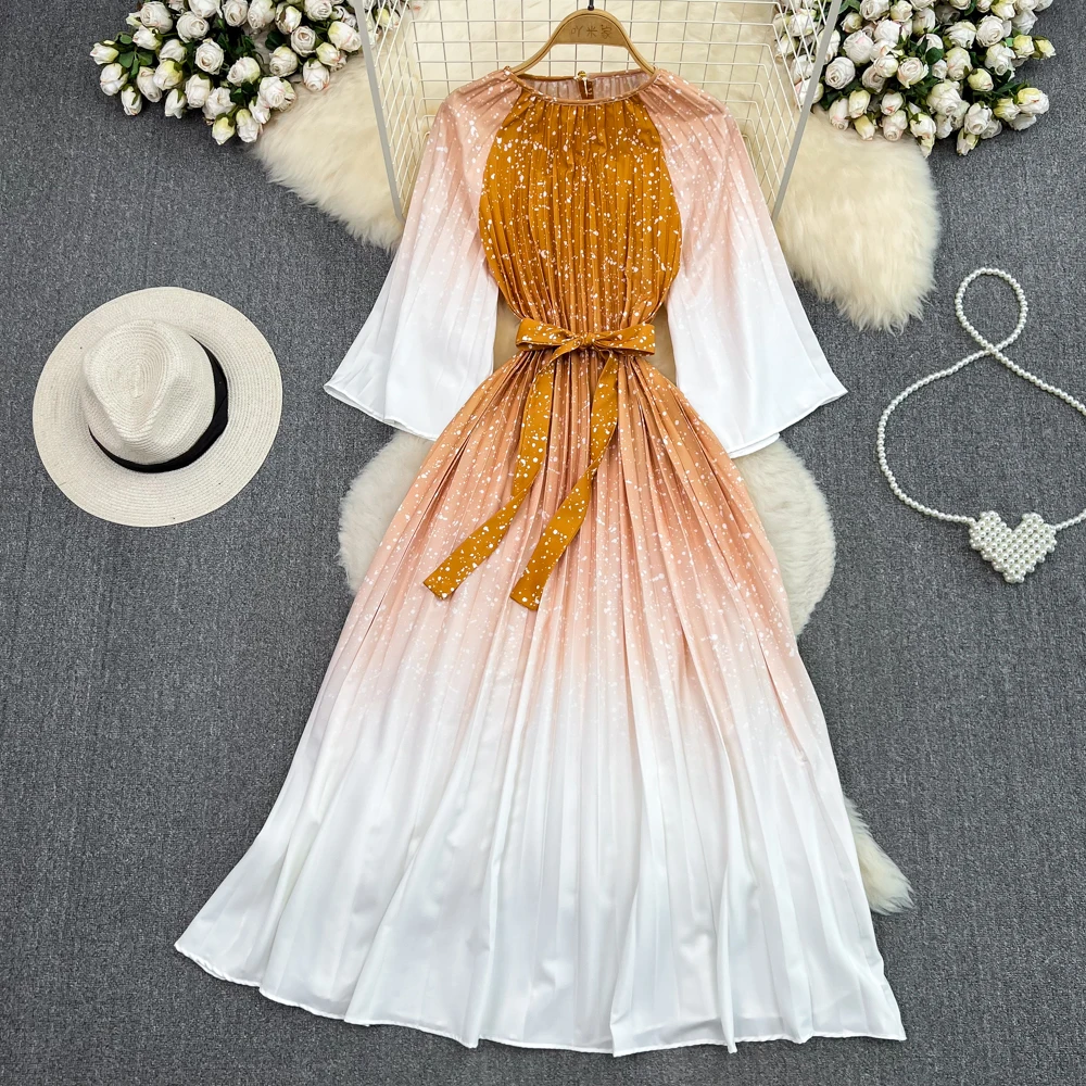 

VANOVICH Summer 2023 New Europe and America Vintage Temperament Three Quarter Sleeves O-neck Waist Slim Gradient A-line Dress