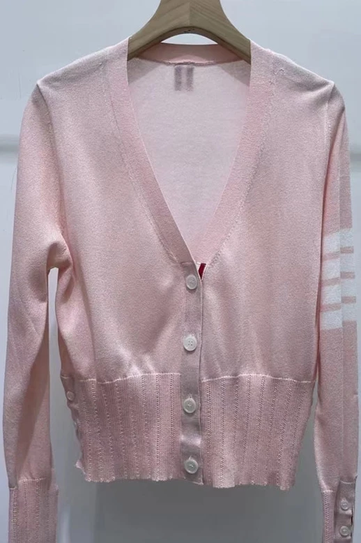 Рисунок 6 - Женский короткий кардиган с длинным рукавом