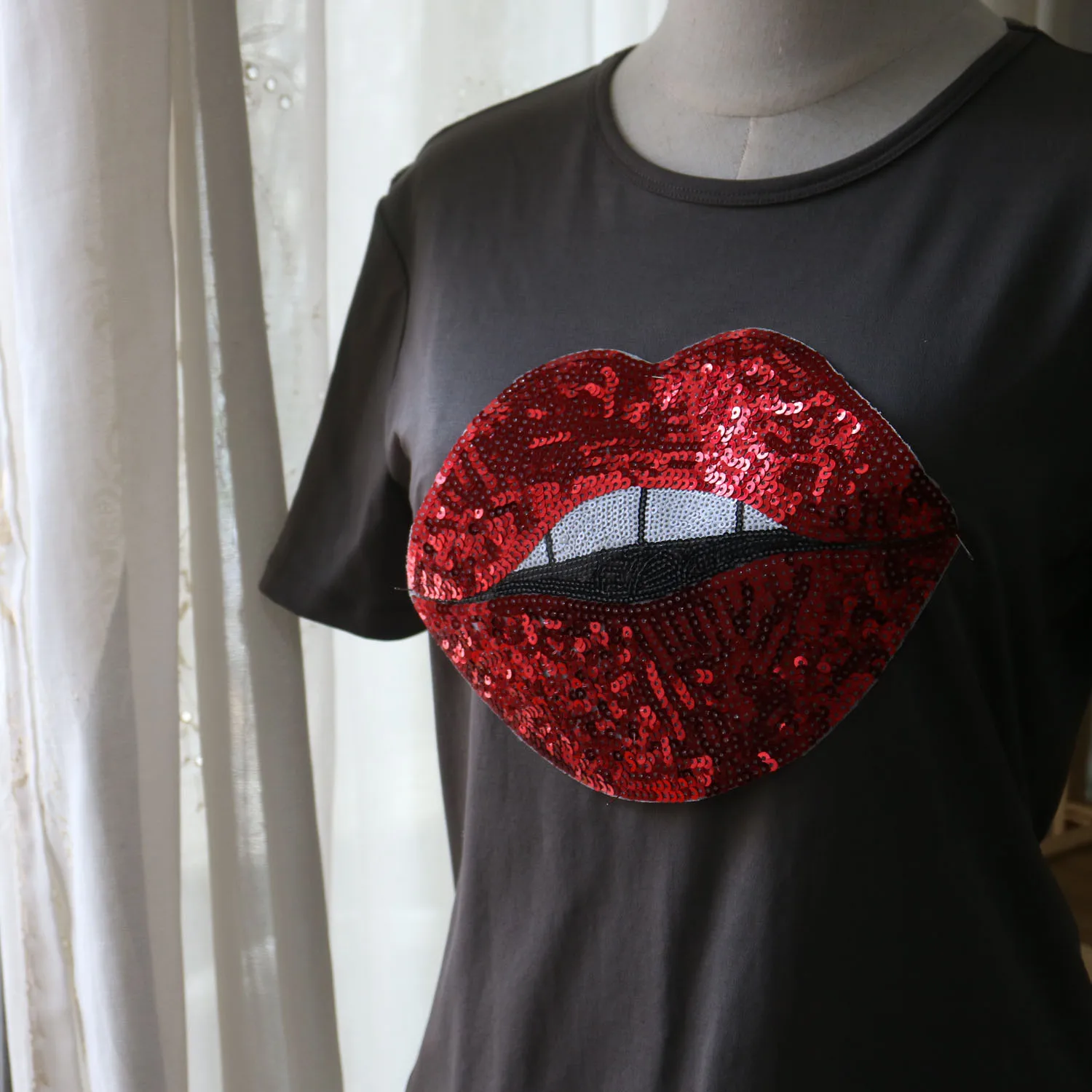 Большие блестящие красные нашивки с ртом для одежды аппликация самостоятельного