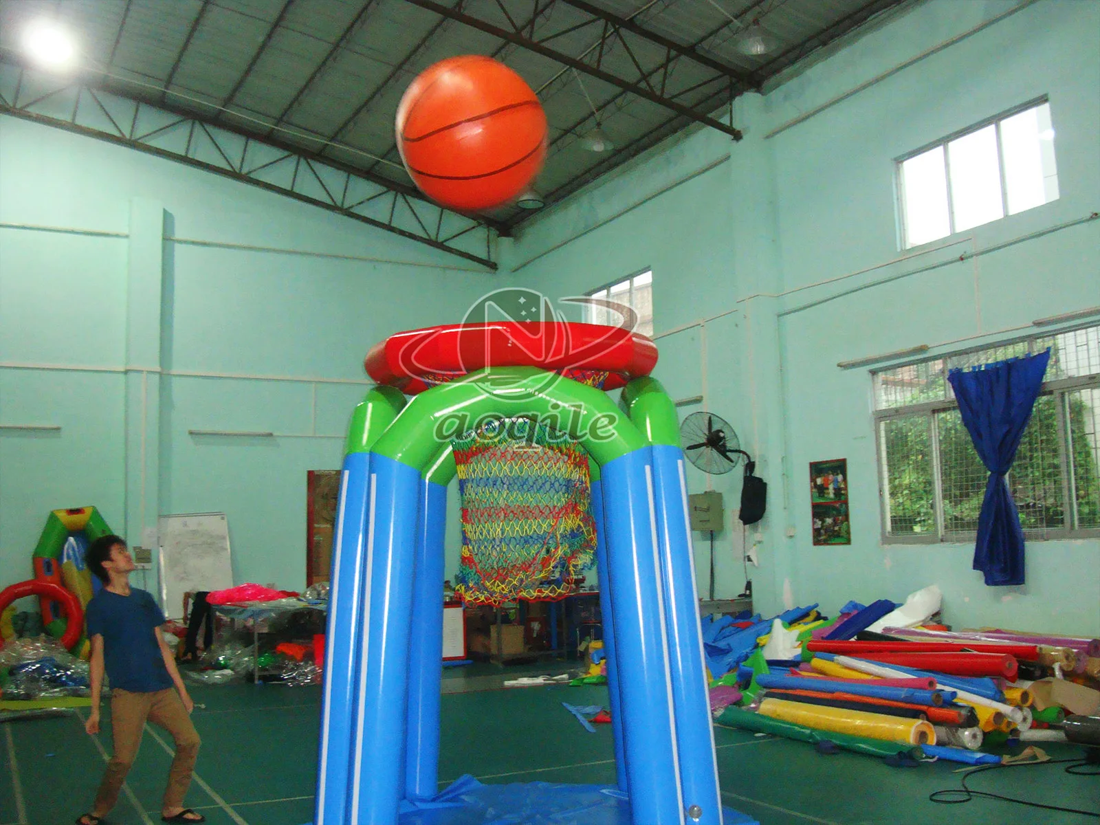 Высококачественная популярная надувная игра для баскетбольного кольца Bungee Run