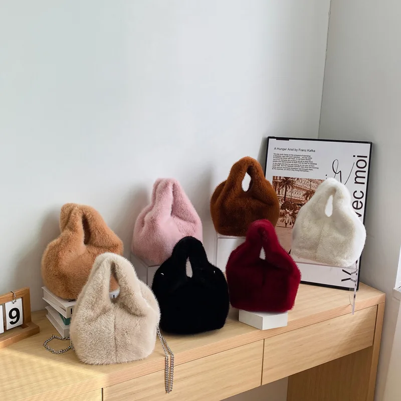 Autumn and Winter New High-end Portable Small Bag Korean Version of Women's Oblique Span Chain Plush Versatile Commuter