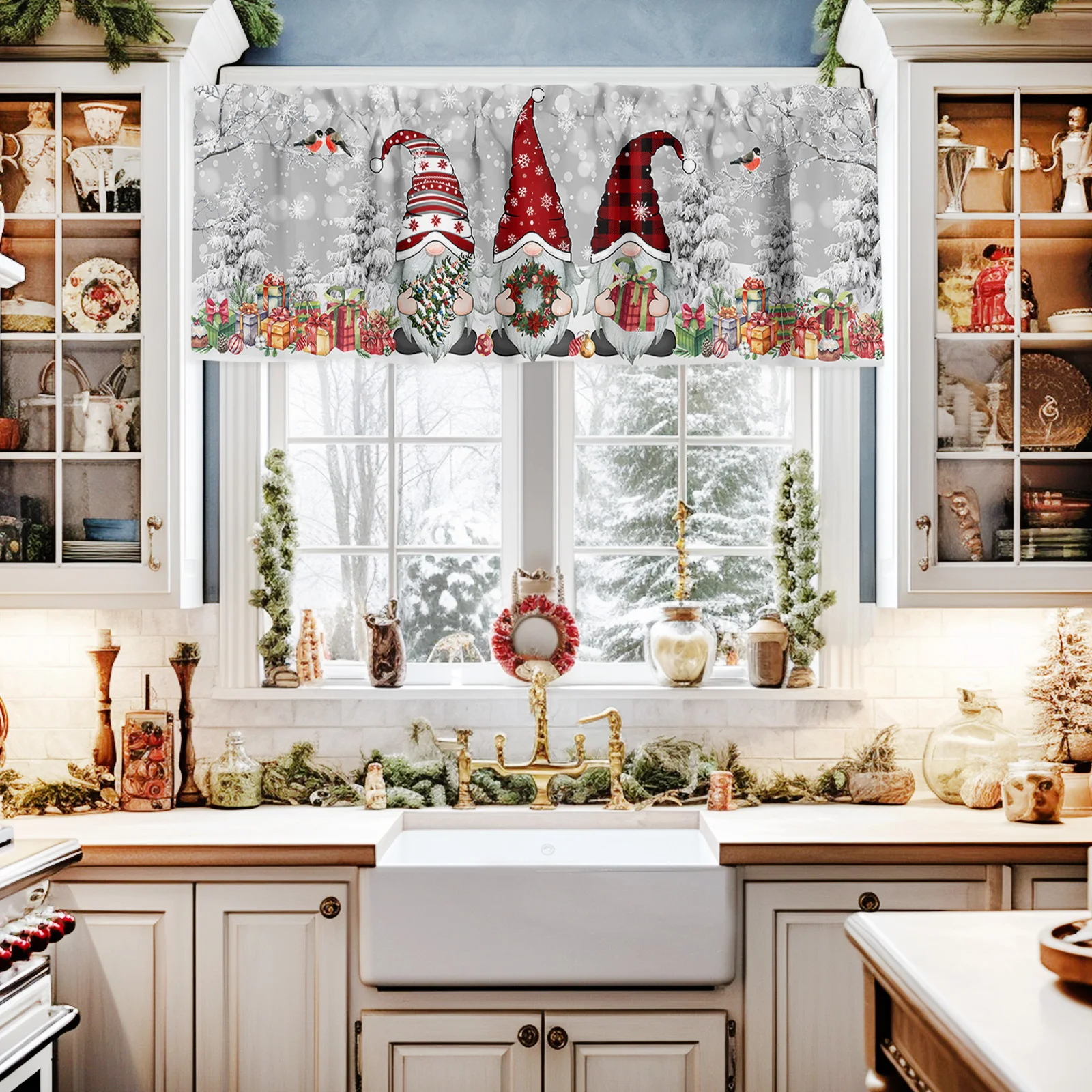 Рождественская снежная сцена снежинки гном серые короткие шторы кухня кафе