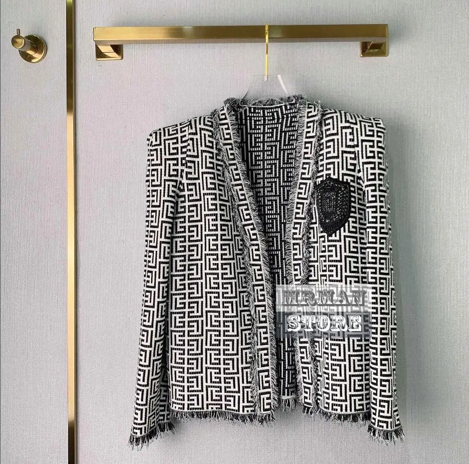 

Новинка 2022, модный роскошный фирменный классический стильный нишевой Модный Стильный вязаный кардиган с вышивкой и бахромой, Женское пальт...