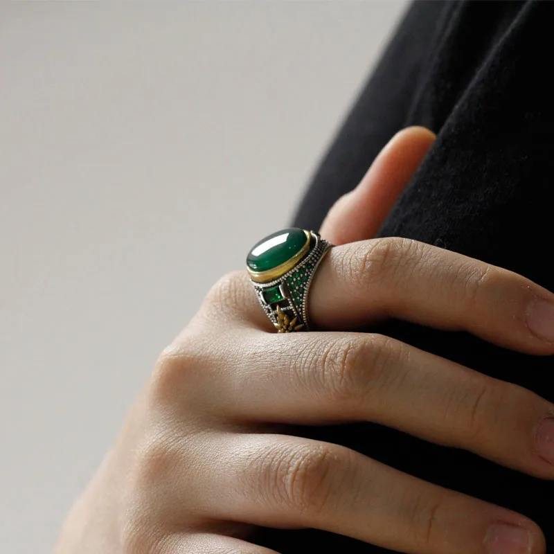 Кольцо ручной работы из серебра 925 пробы с натуральным зелёным агатом