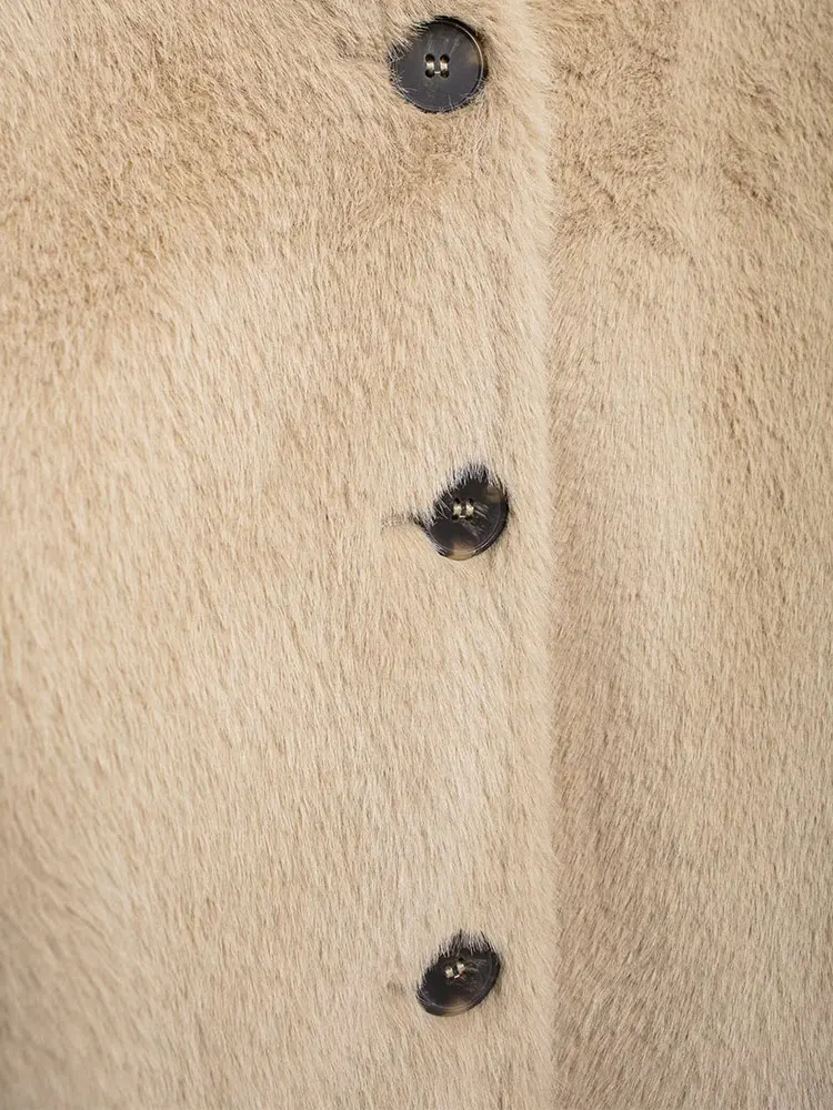 Куртка женская зимняя короткая с искусственным мехом и длинным рукавом