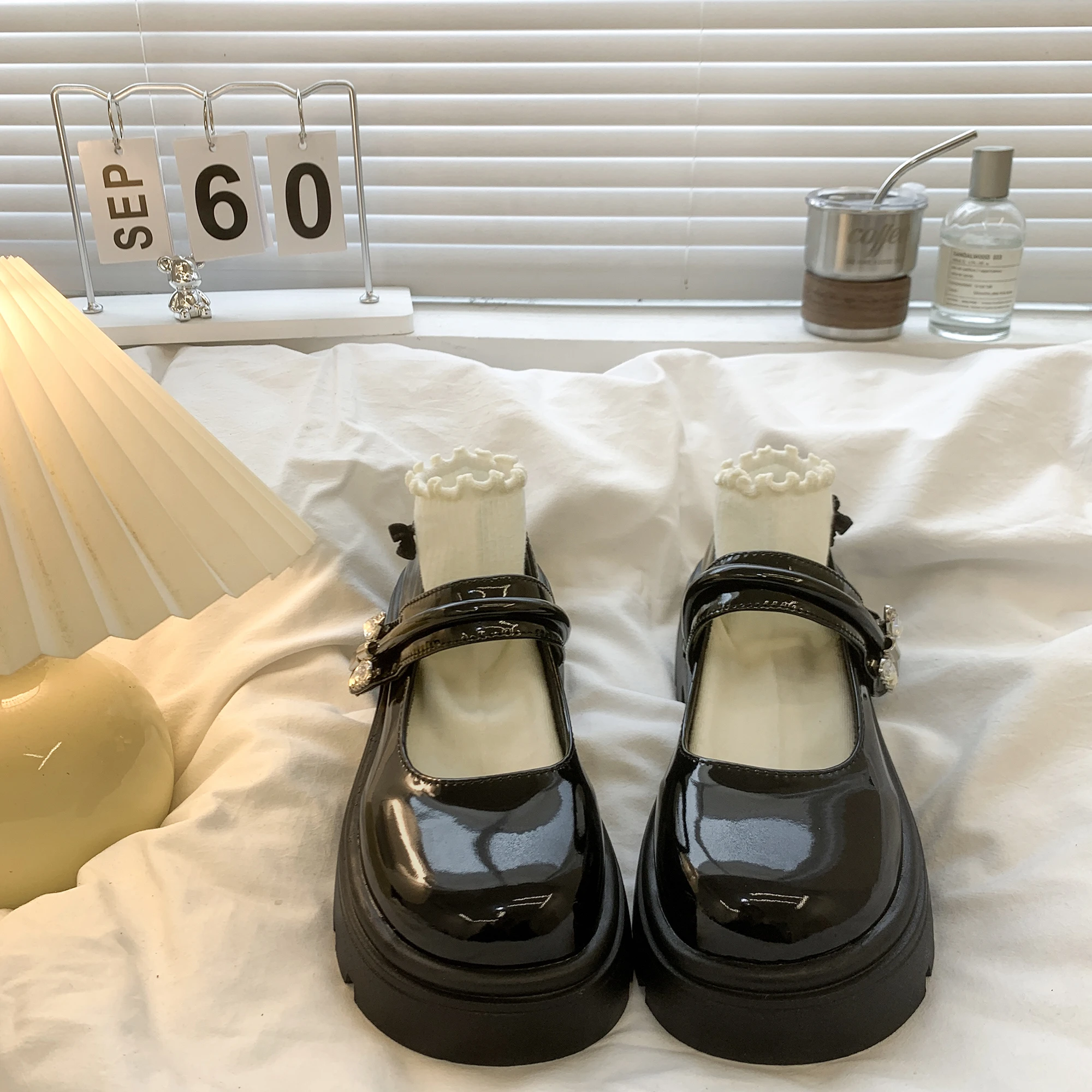 Женская обувь универсальные женские однослойные туфли маленькая кожа на толстой