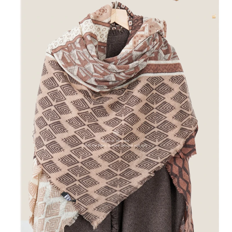 Женский шарф из искусственного кашемира