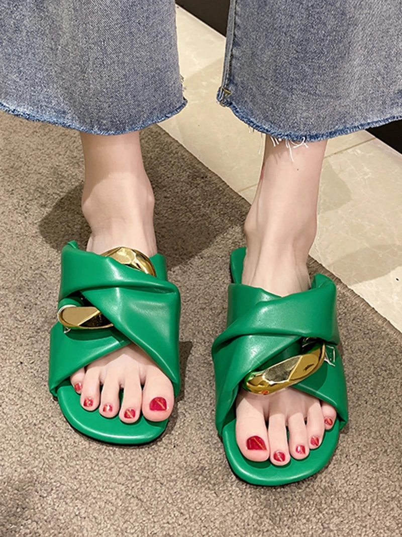 

Slippers Women Summer Rivet Luxury Slides Female Shoes Designer 2022 Soft Flat Casual Basic Rubber PU Fashion Metal Decoration