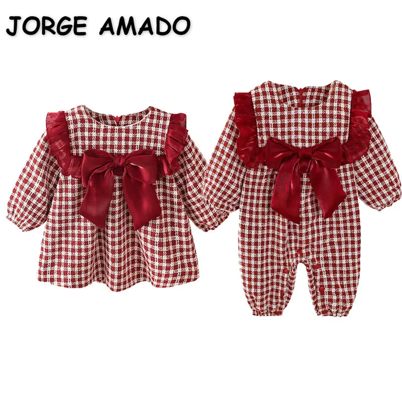 

Новое Осеннее семейное платье с длинным рукавом и круглым вырезом, красное клетчатое флисовое плотное платье с бантом + комбинезон + Кепка, д...