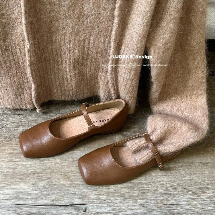 Туфли женские универсальные с квадратным носком удобная и Элегантная